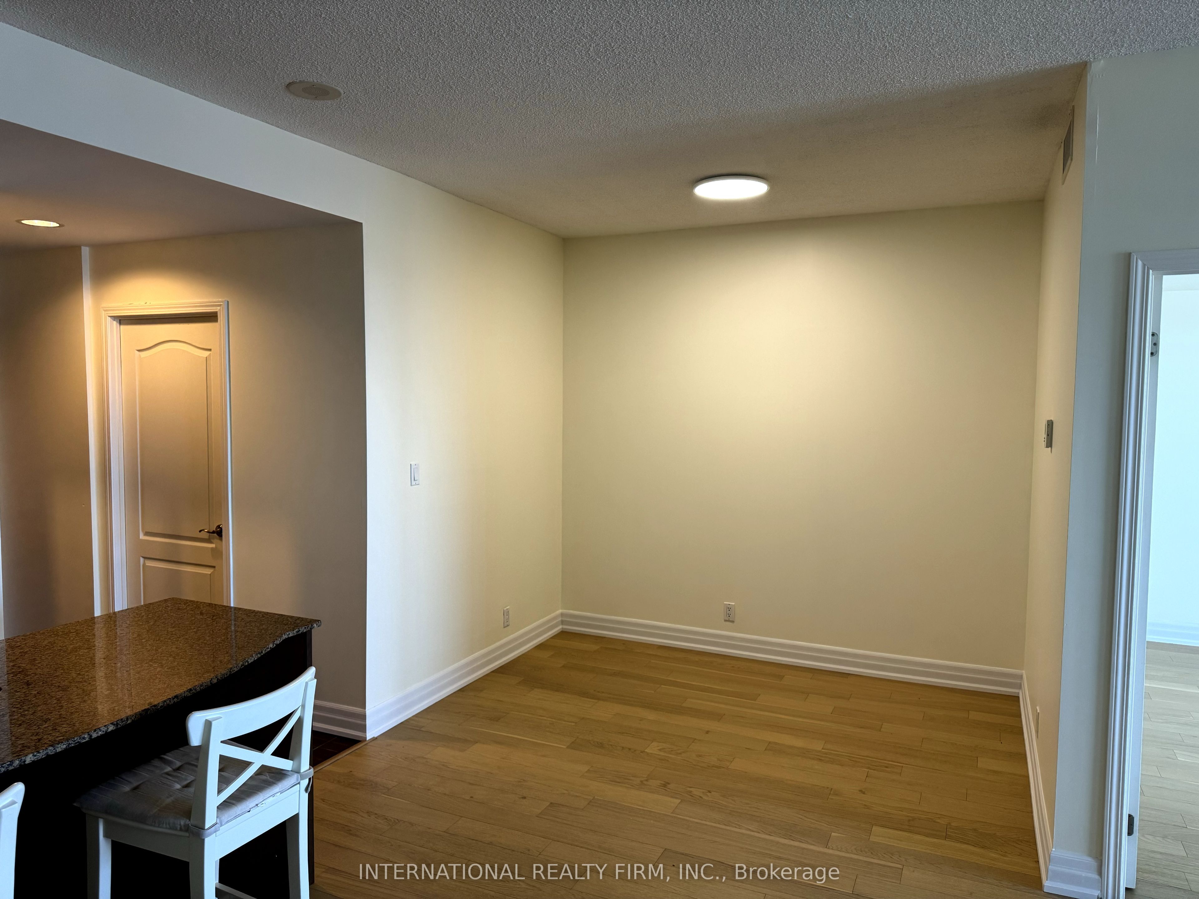 699 ABERDEEN Boulevard #504
