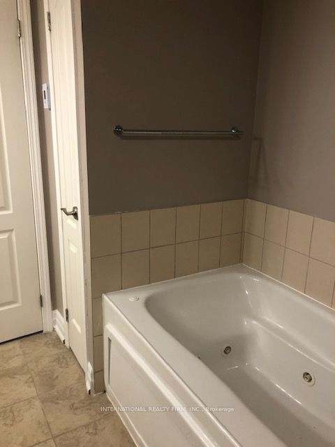 699 ABERDEEN Boulevard #504