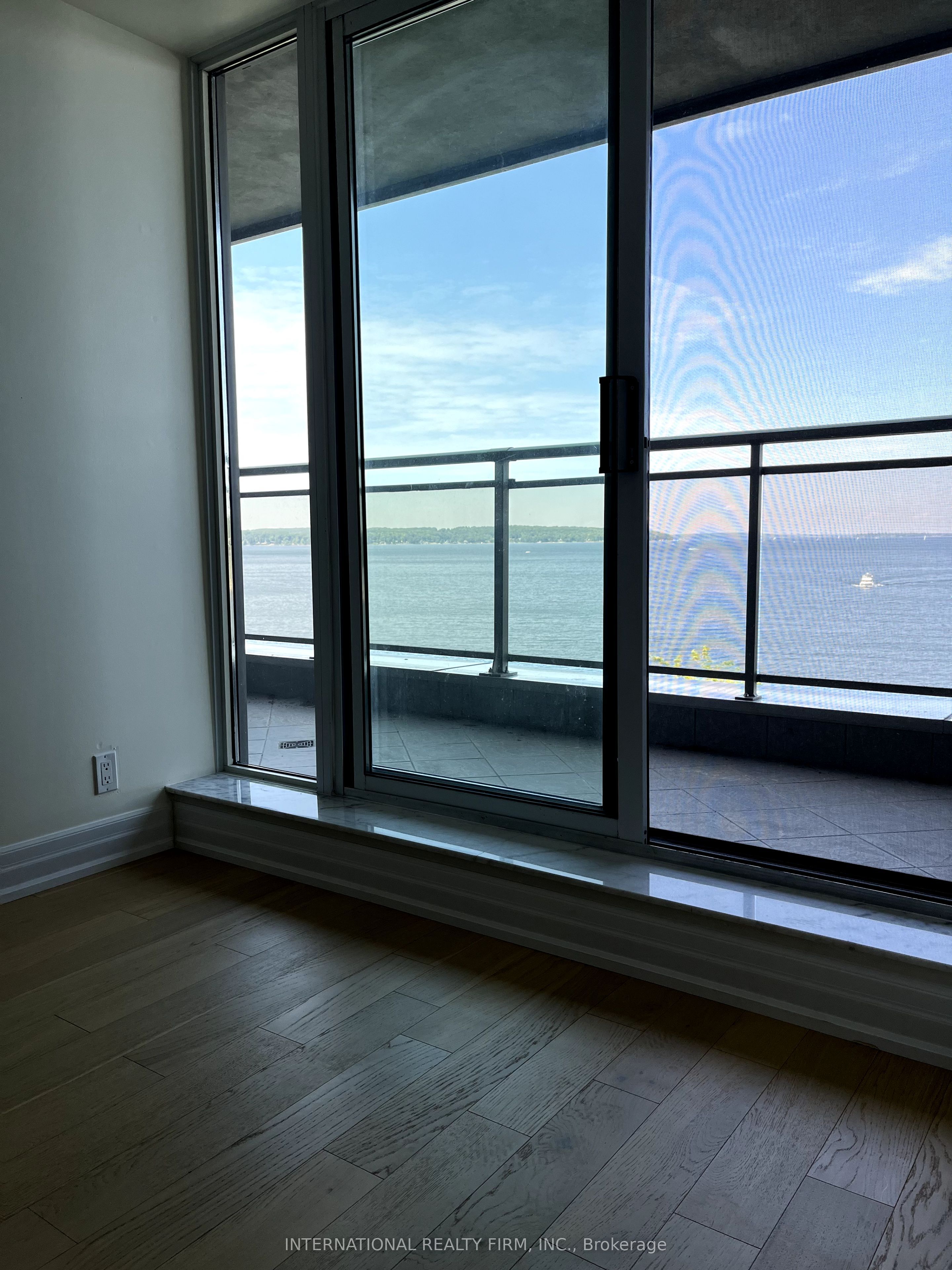 699 ABERDEEN Boulevard #504