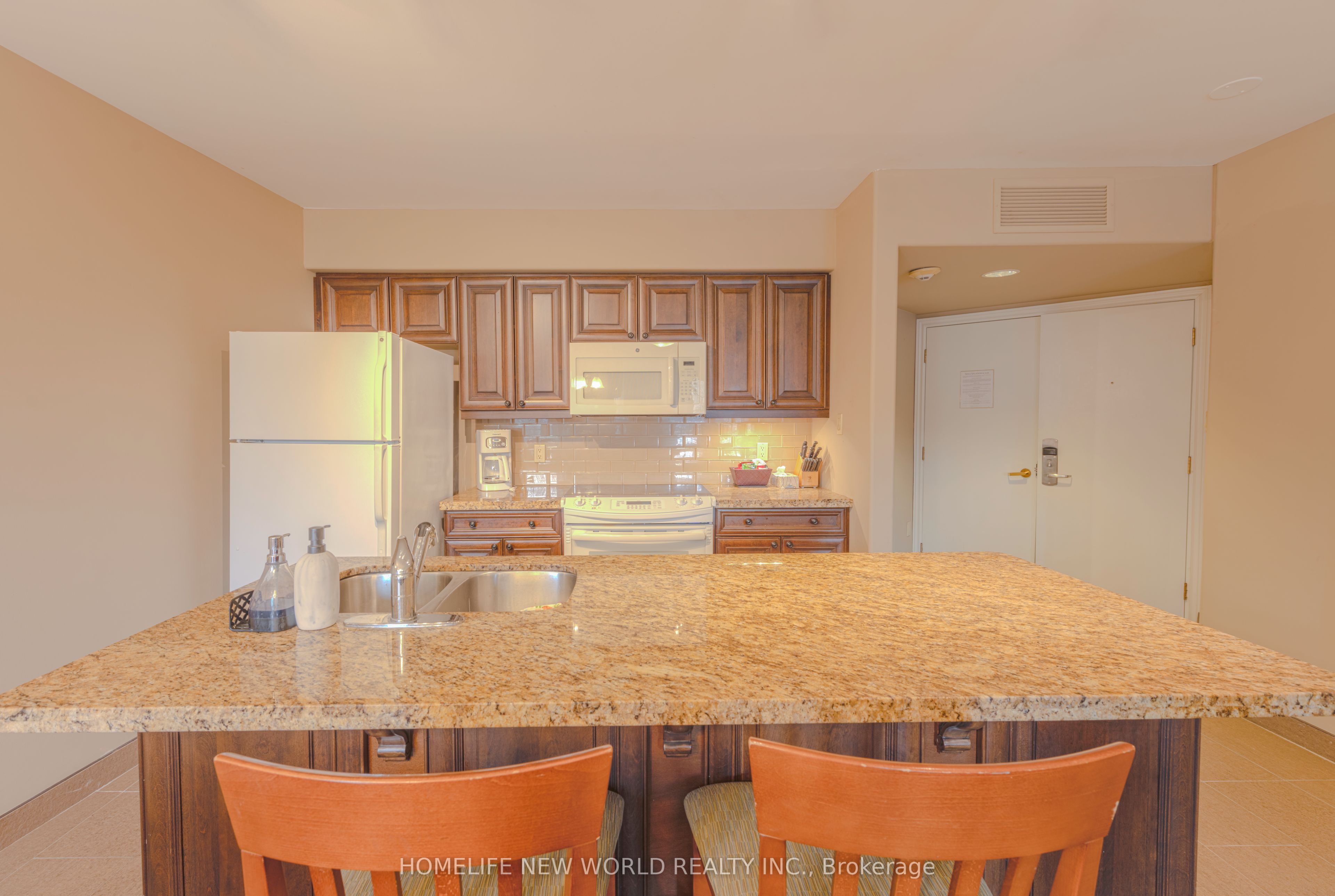 90 Highland Drive, #2074/75