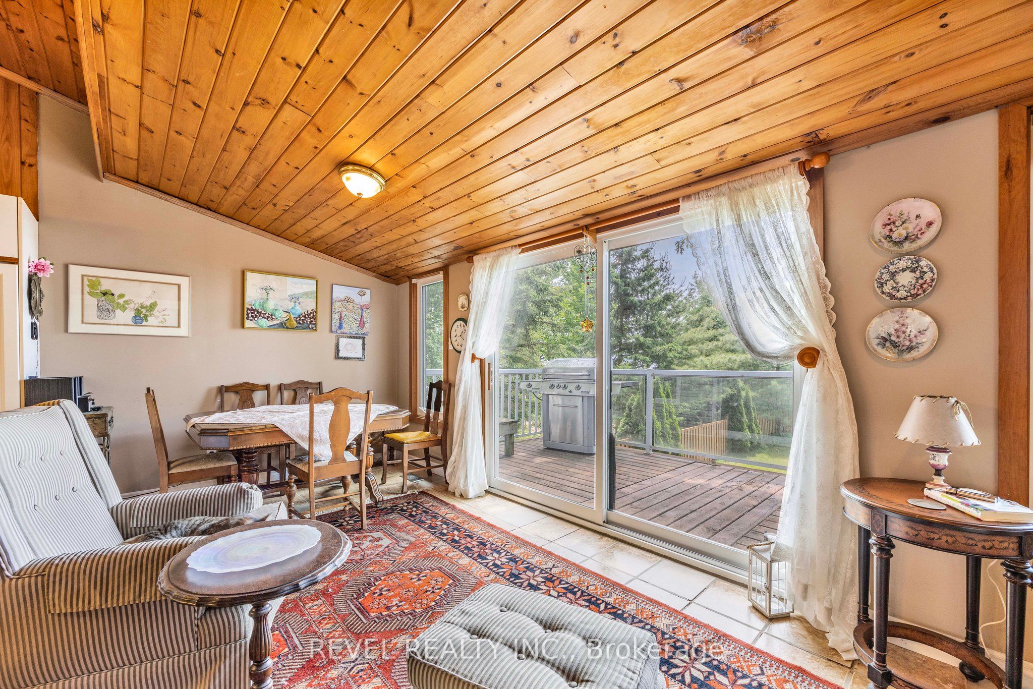 64 Wahnekewening Drive