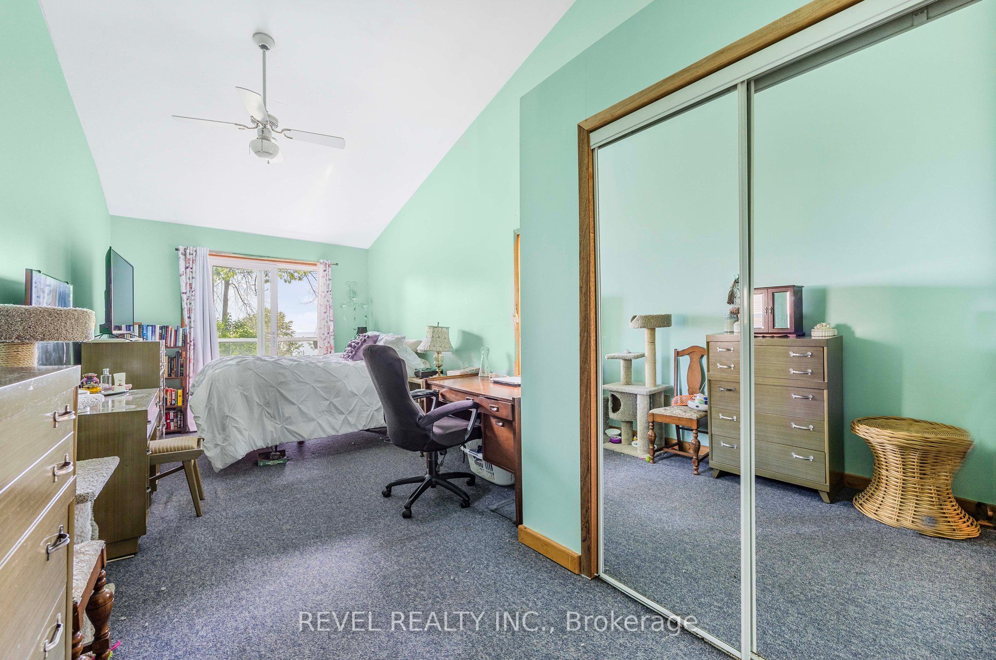 64 Wahnekewening Drive