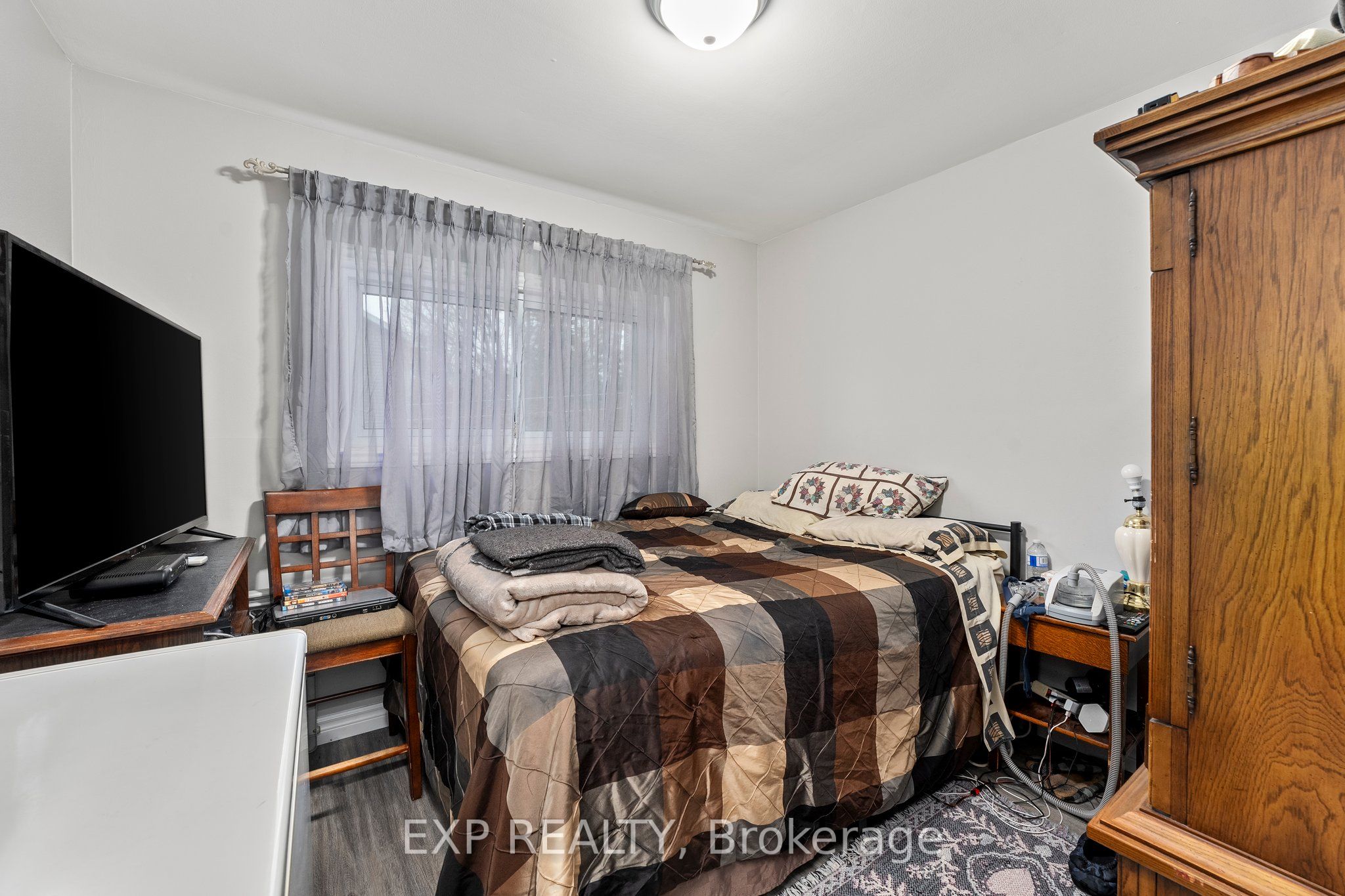 143 Westmount Drive N