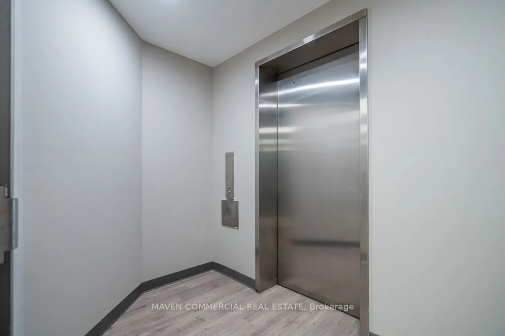 100 Colborne Street W