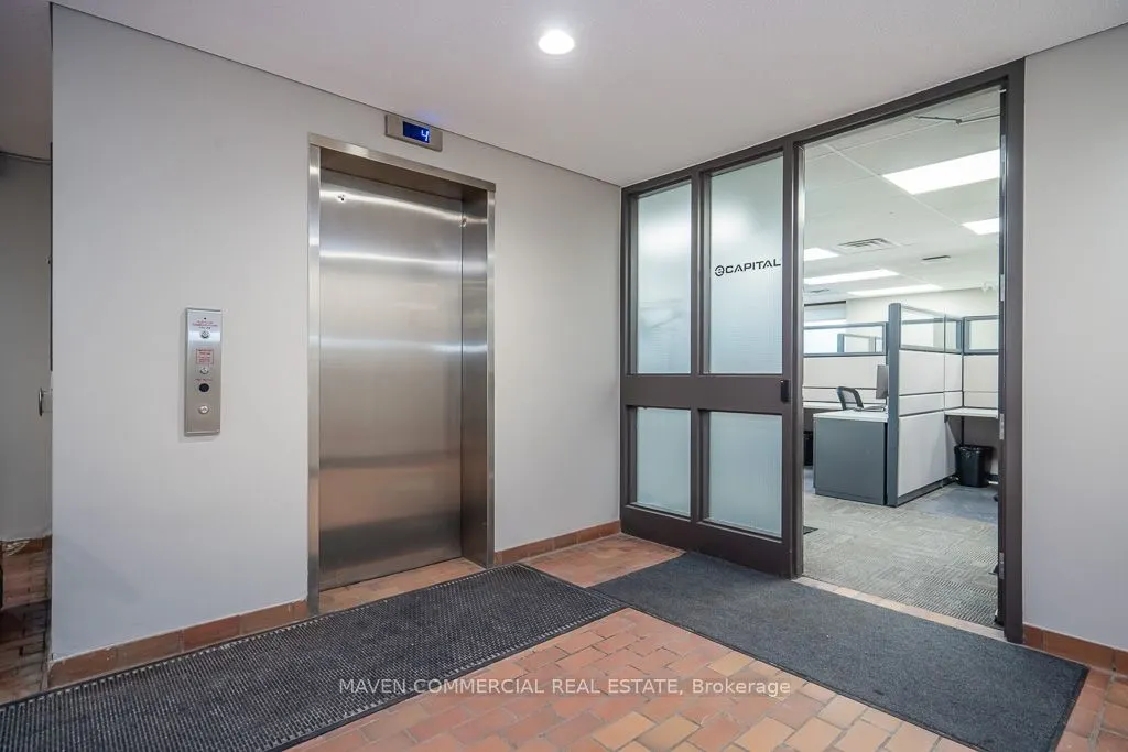 100 Colborne Street W