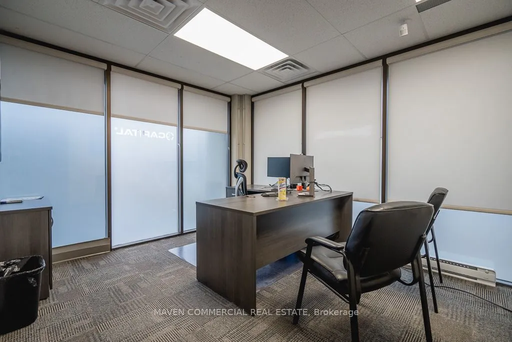 100 Colborne Street W