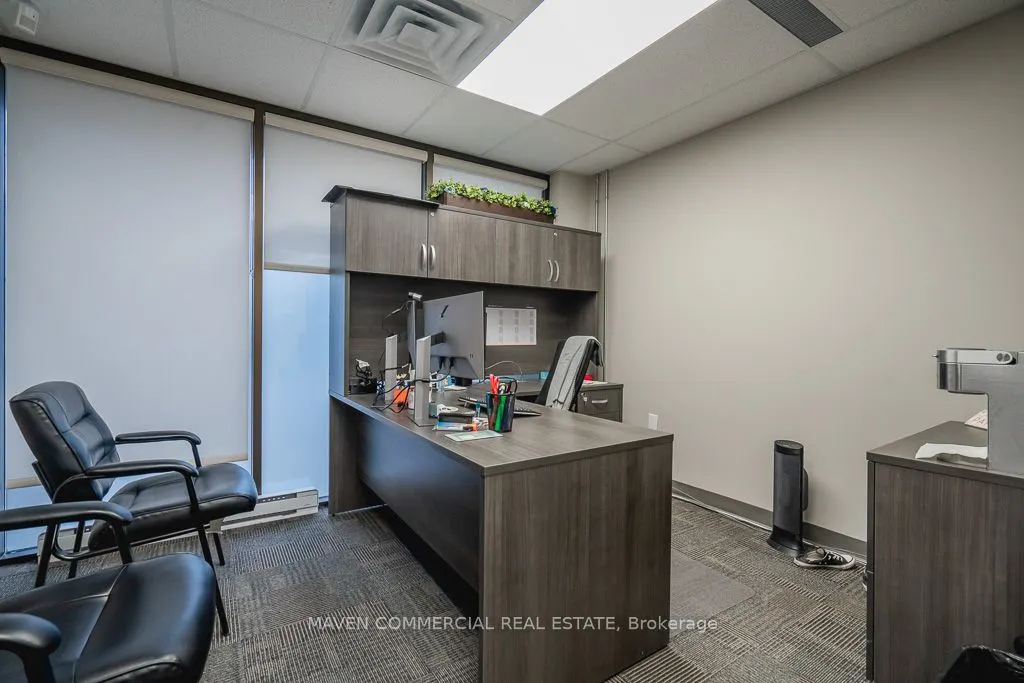 100 Colborne Street W