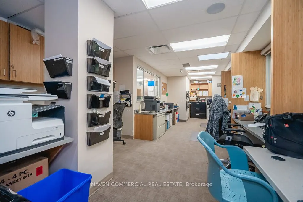 100 Colborne Street W