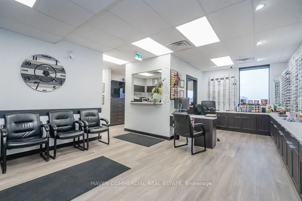 100 Colborne Street W