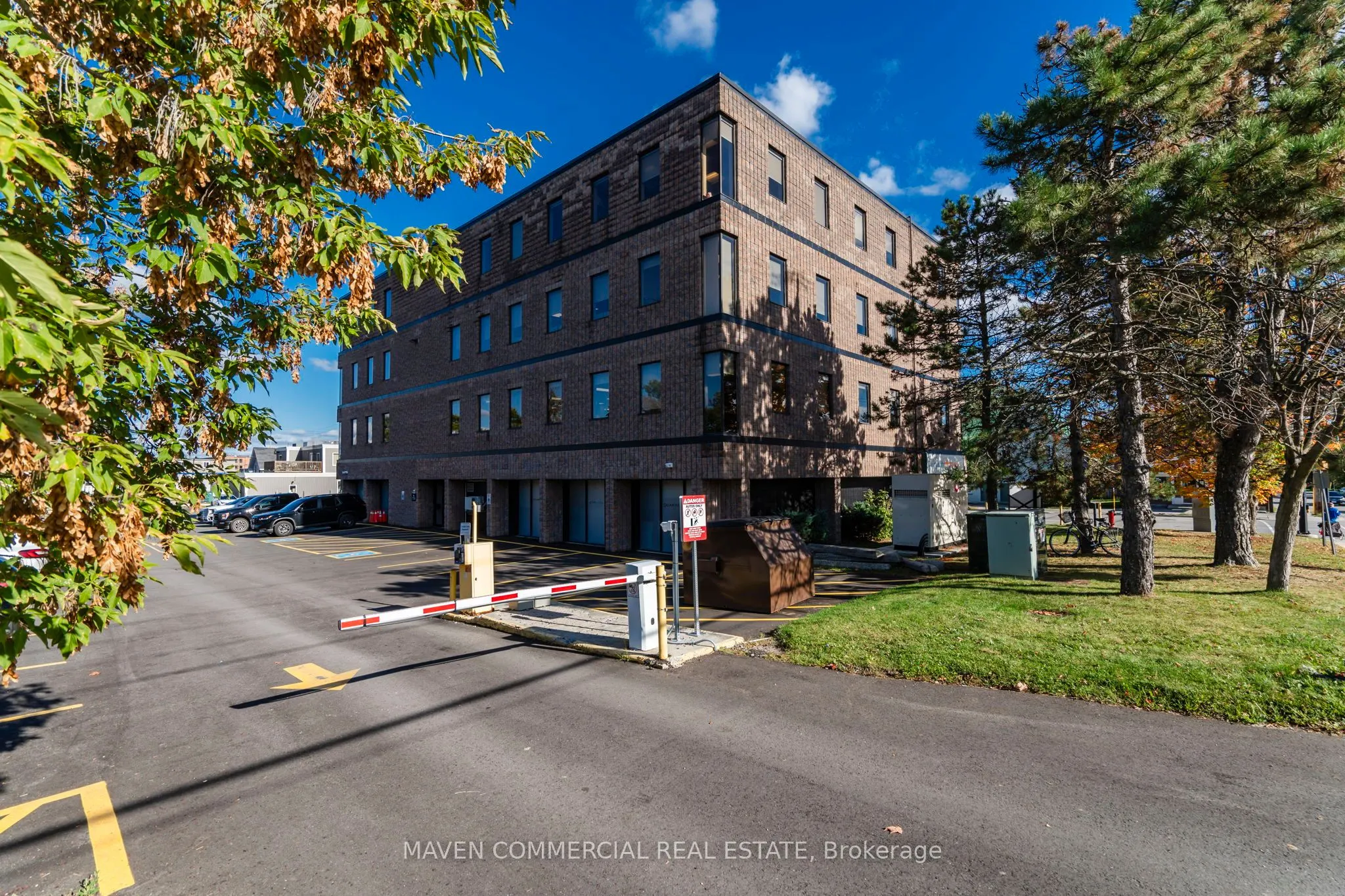 100 Colborne Street W