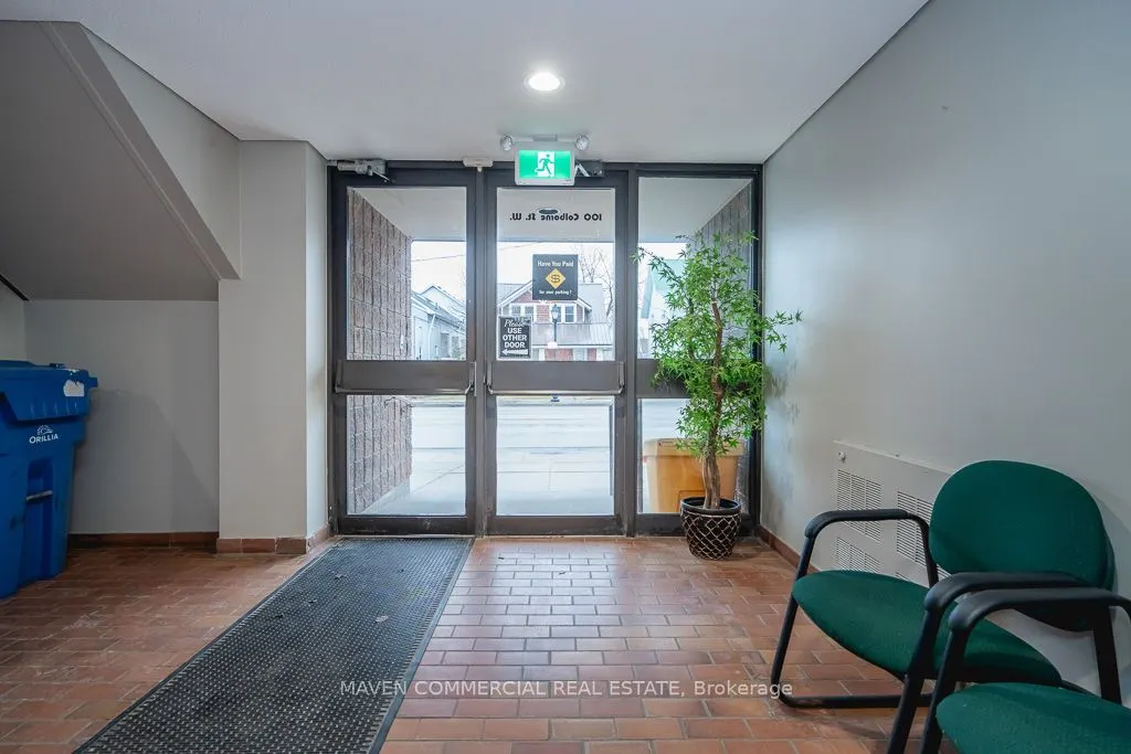 100 Colborne Street W