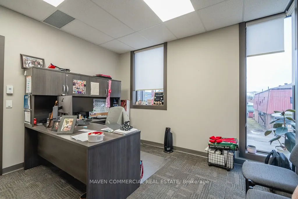 100 Colborne Street W