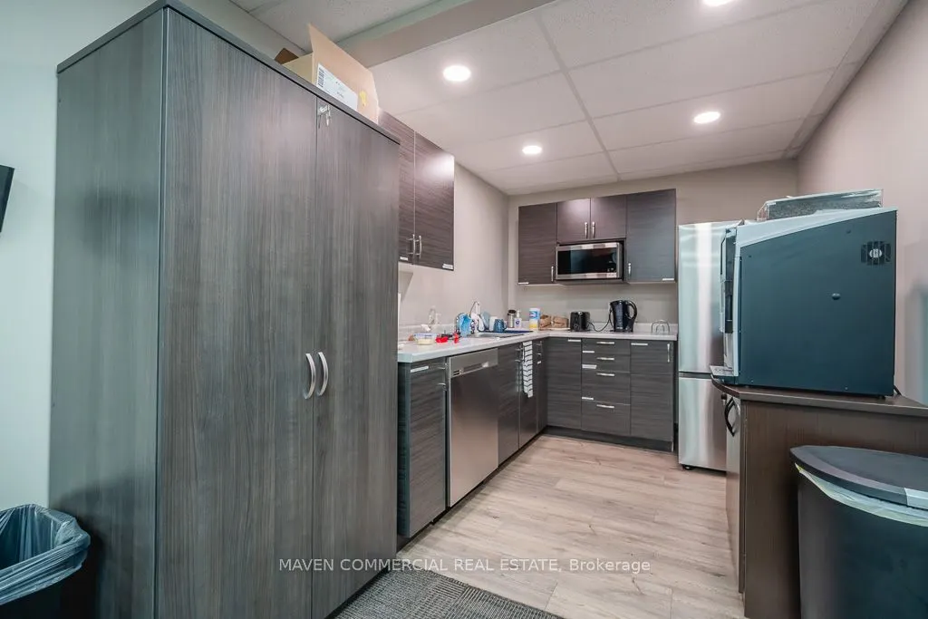 100 Colborne Street W