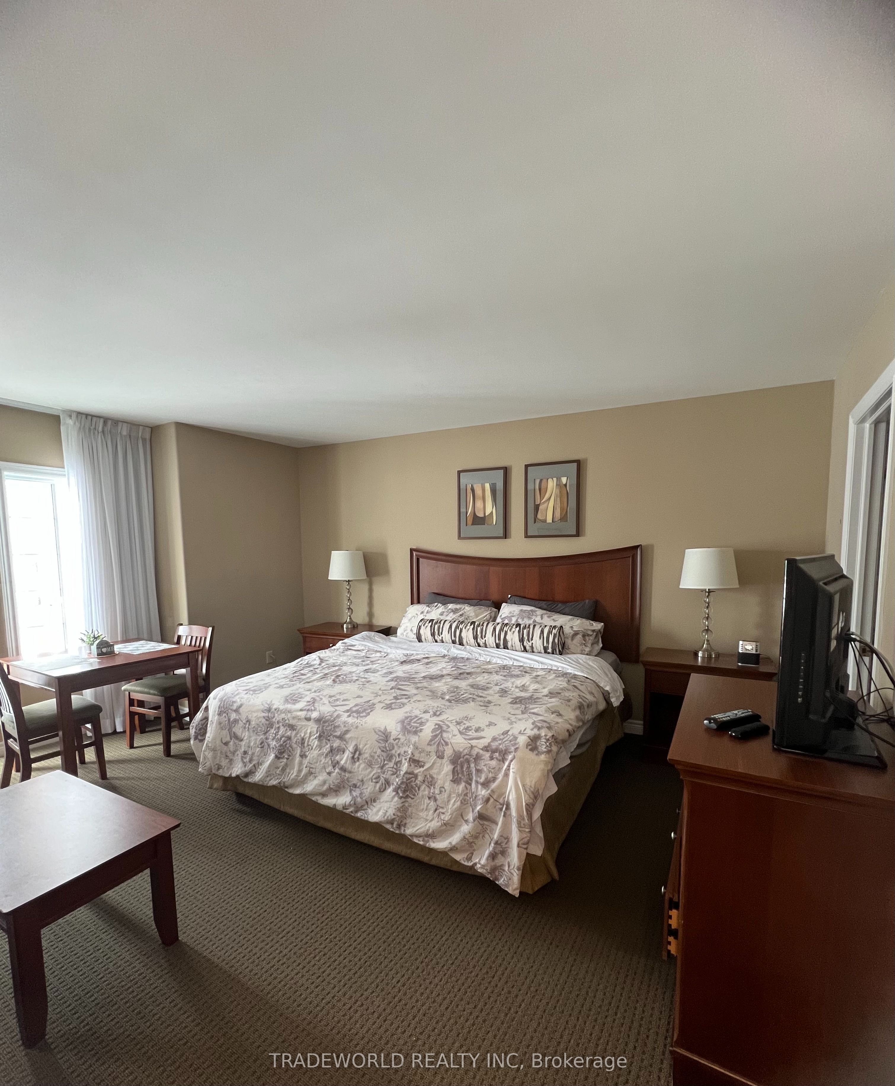90 Highland Drive, #2076-77