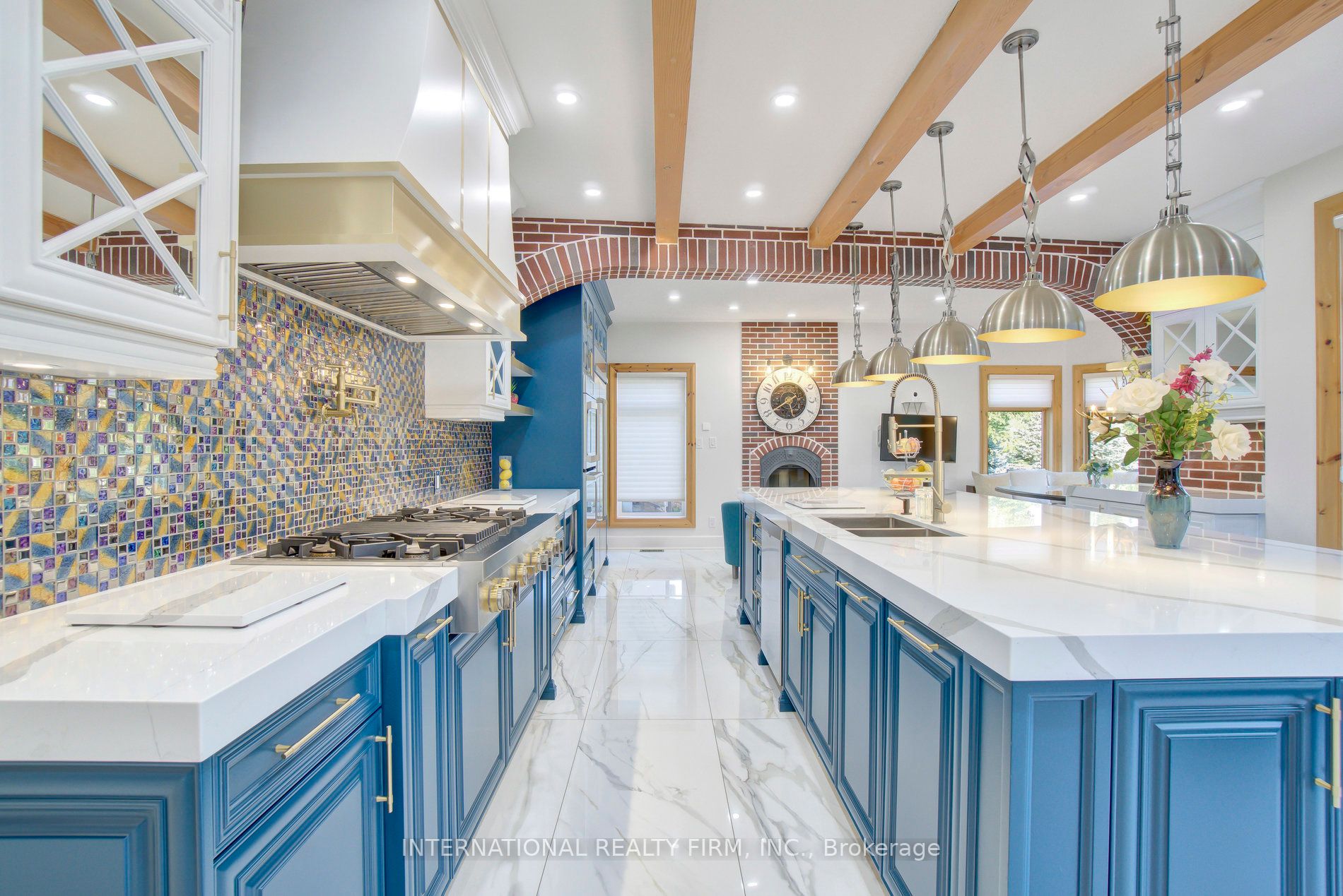6 Pinehurst Lane