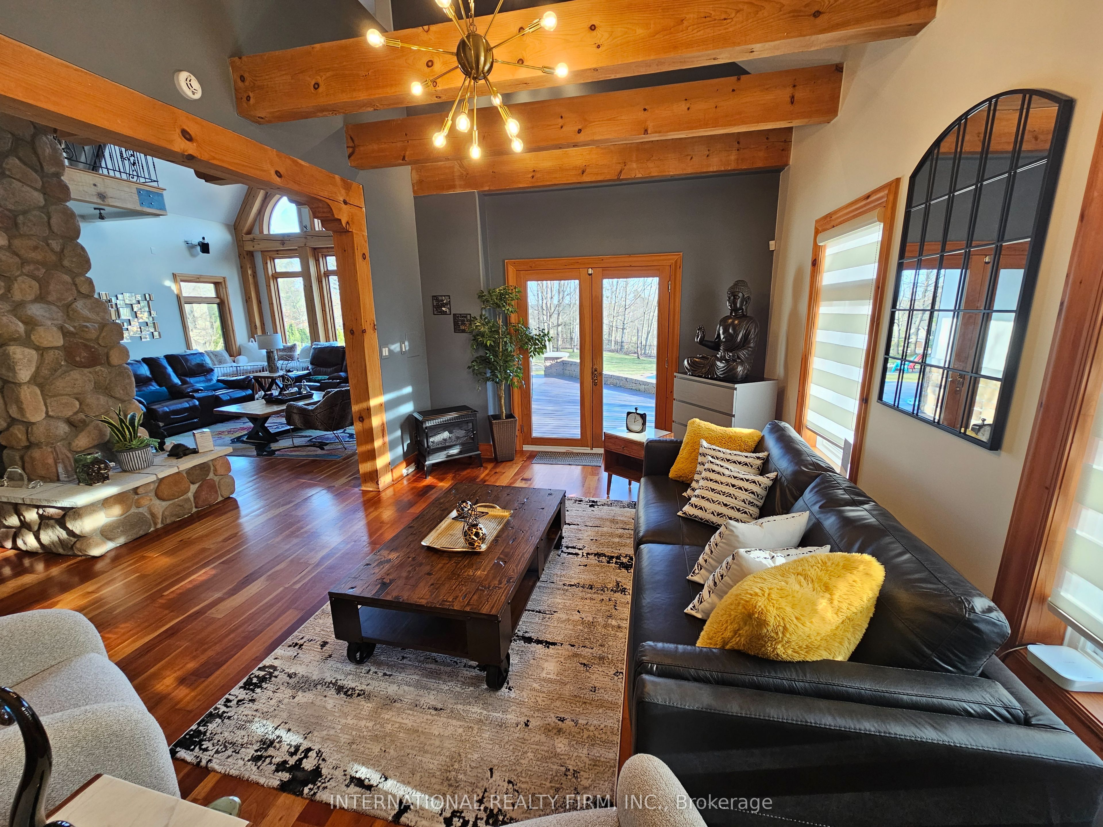 6 Pinehurst Lane