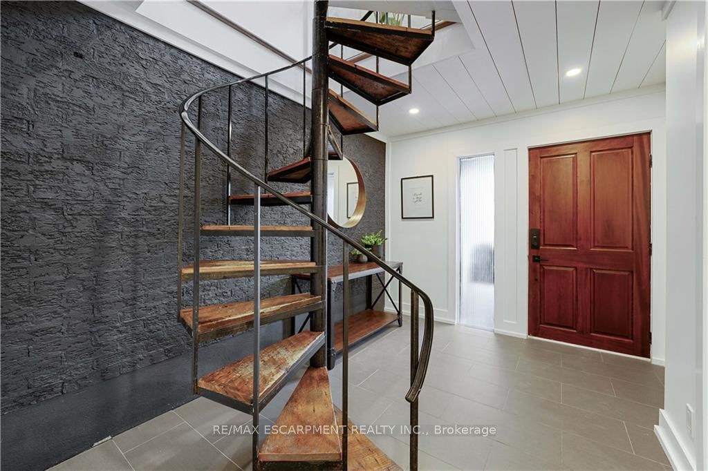 645 MOUNTAIN Road