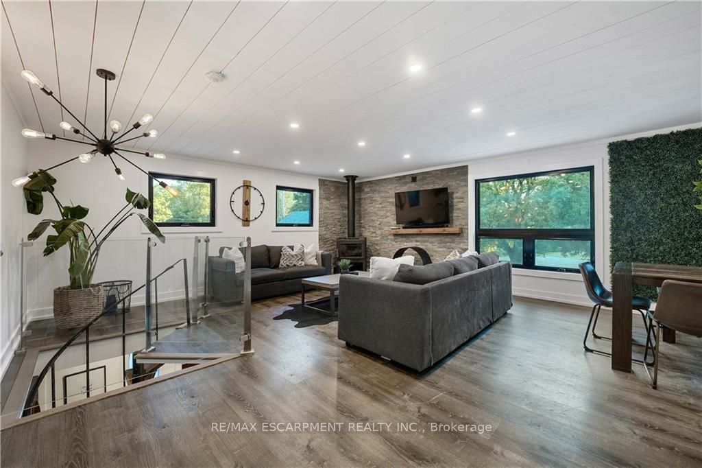 645 MOUNTAIN Road