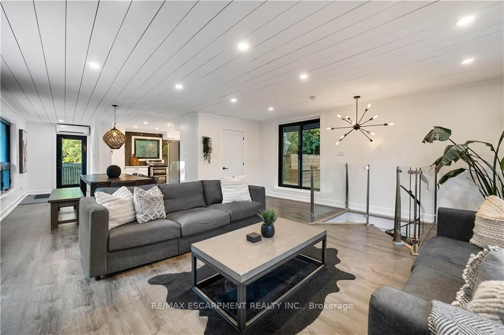 645 MOUNTAIN Road