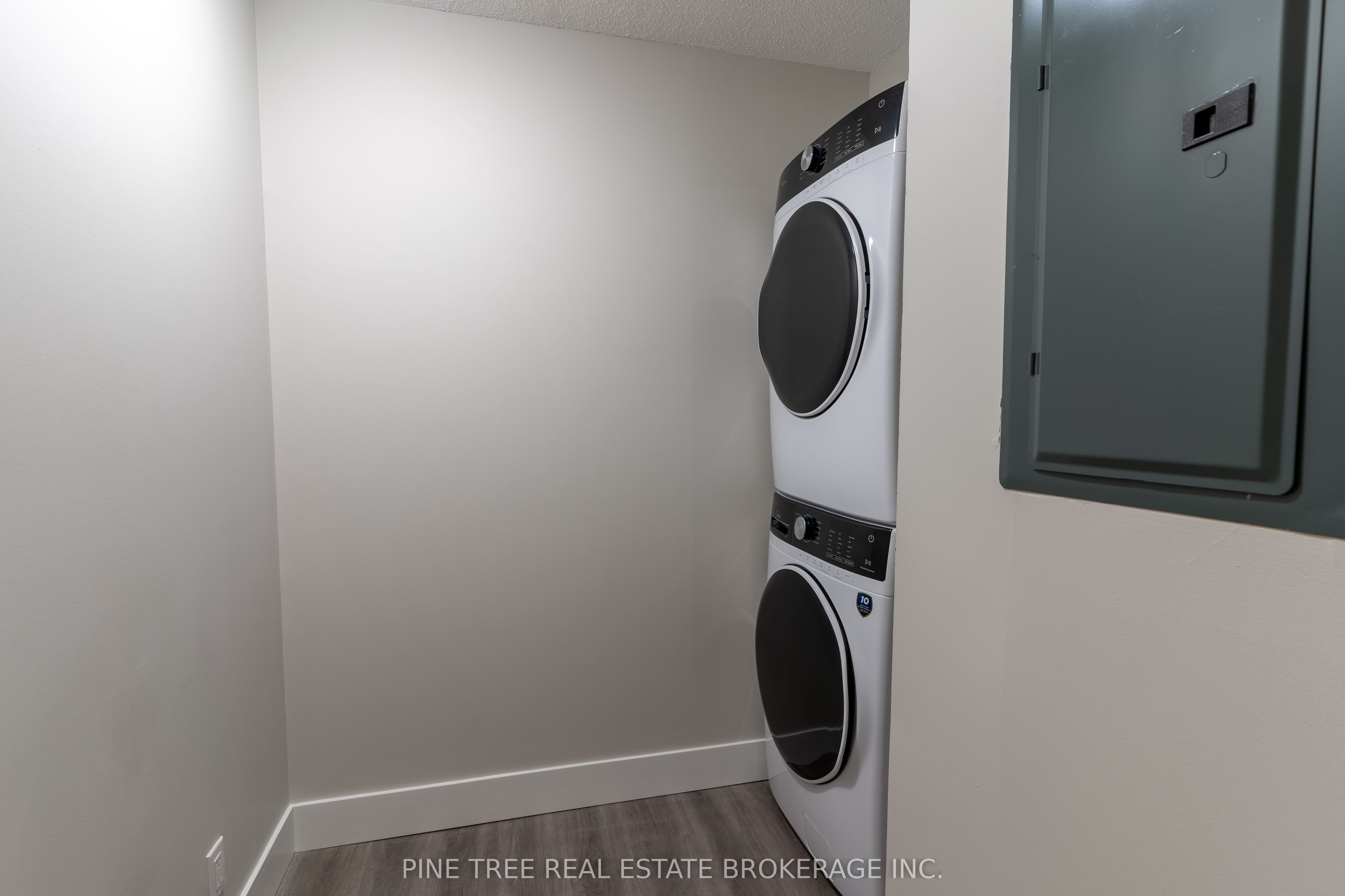 65 Ellen Street, #208