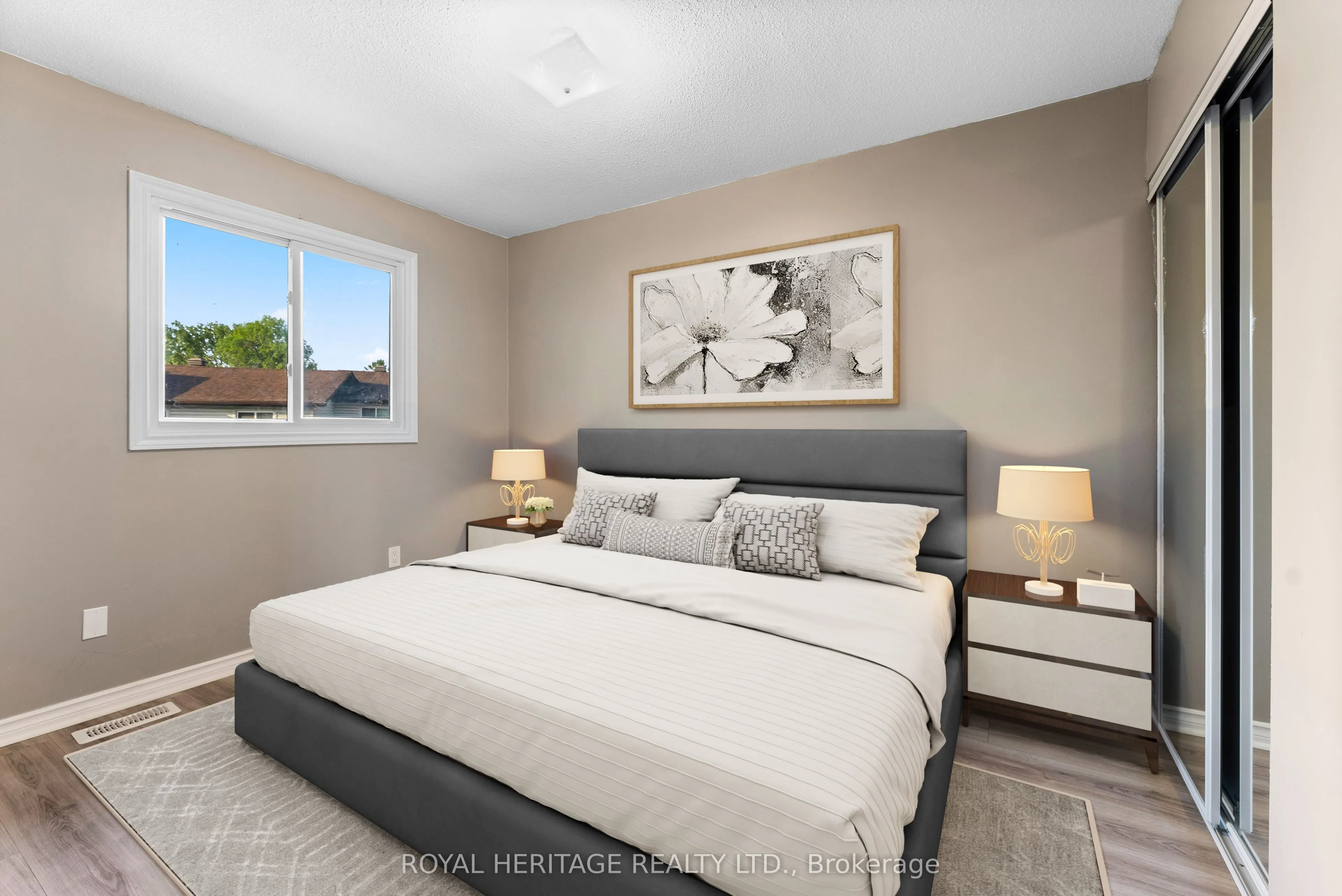 1095 Mississaga Street W, #55