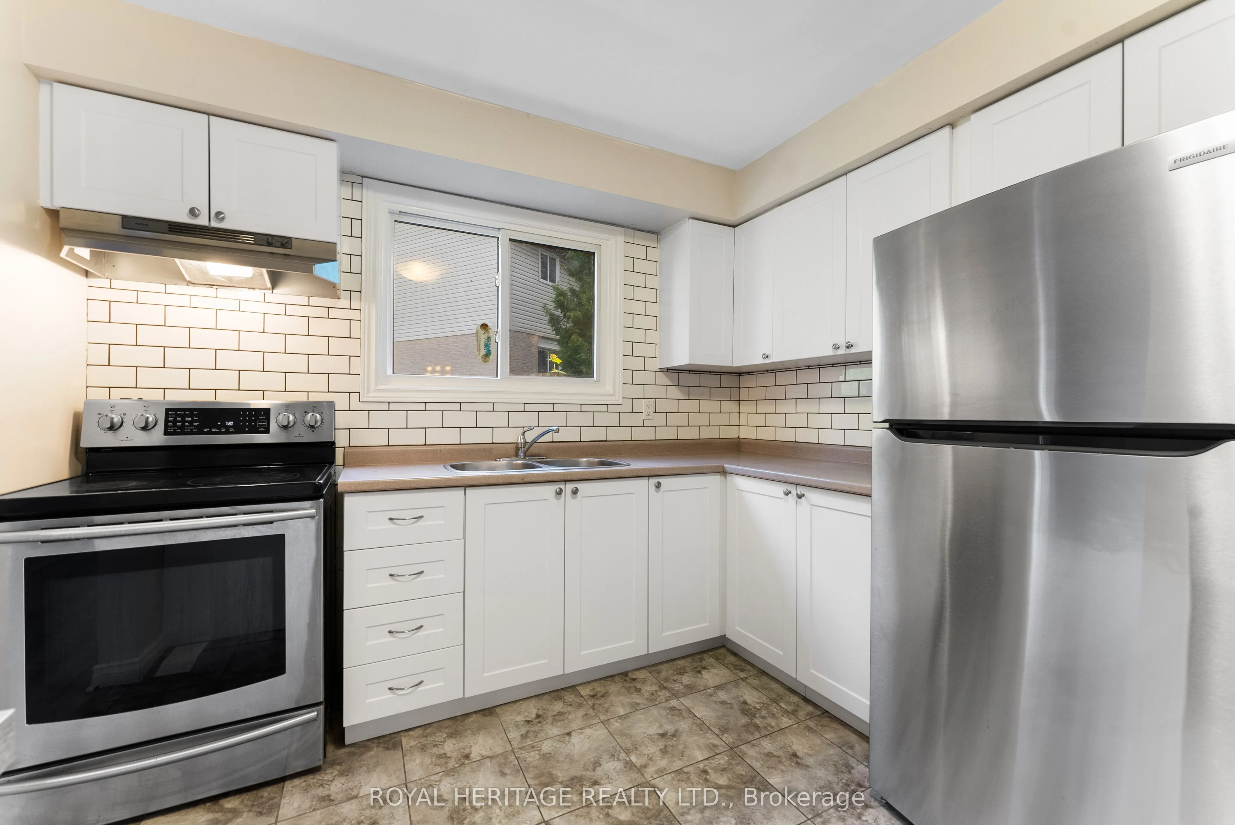 1095 Mississaga Street W, #55