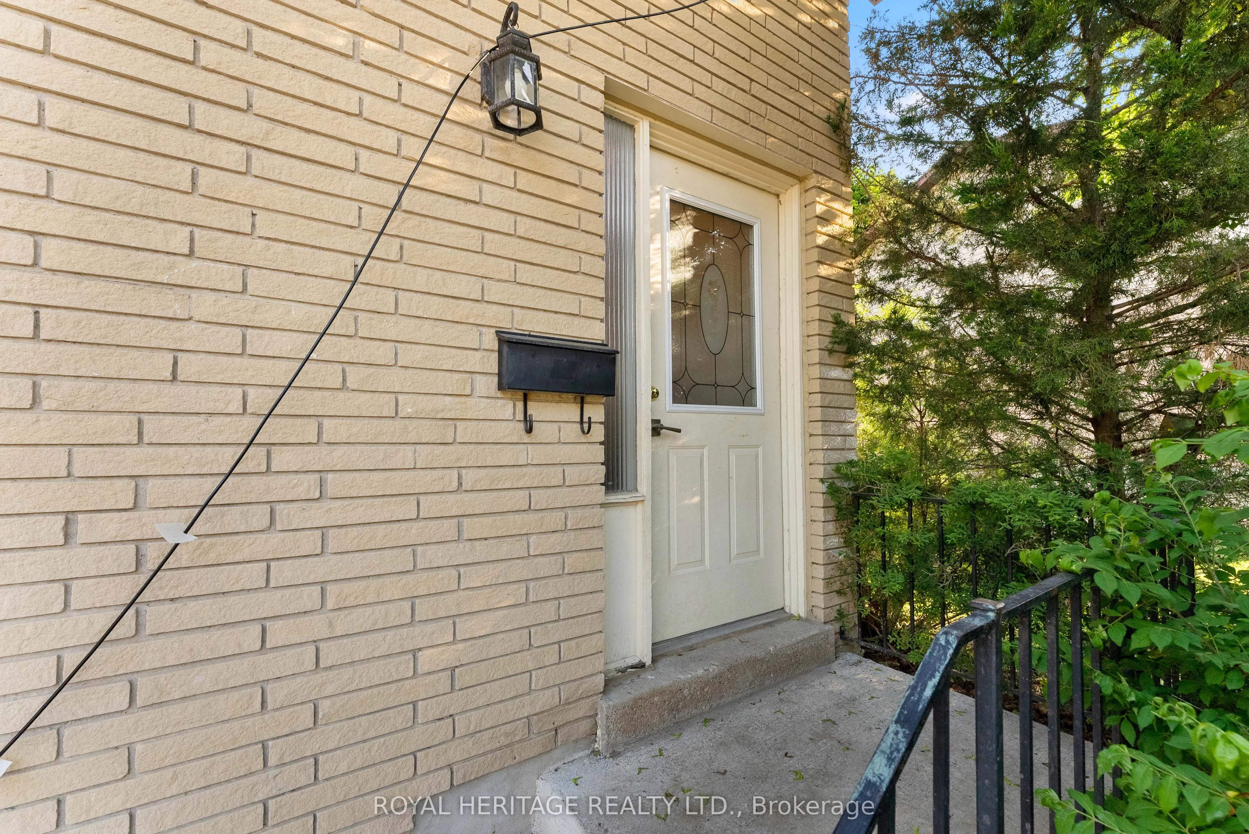 1095 Mississaga Street W, #55