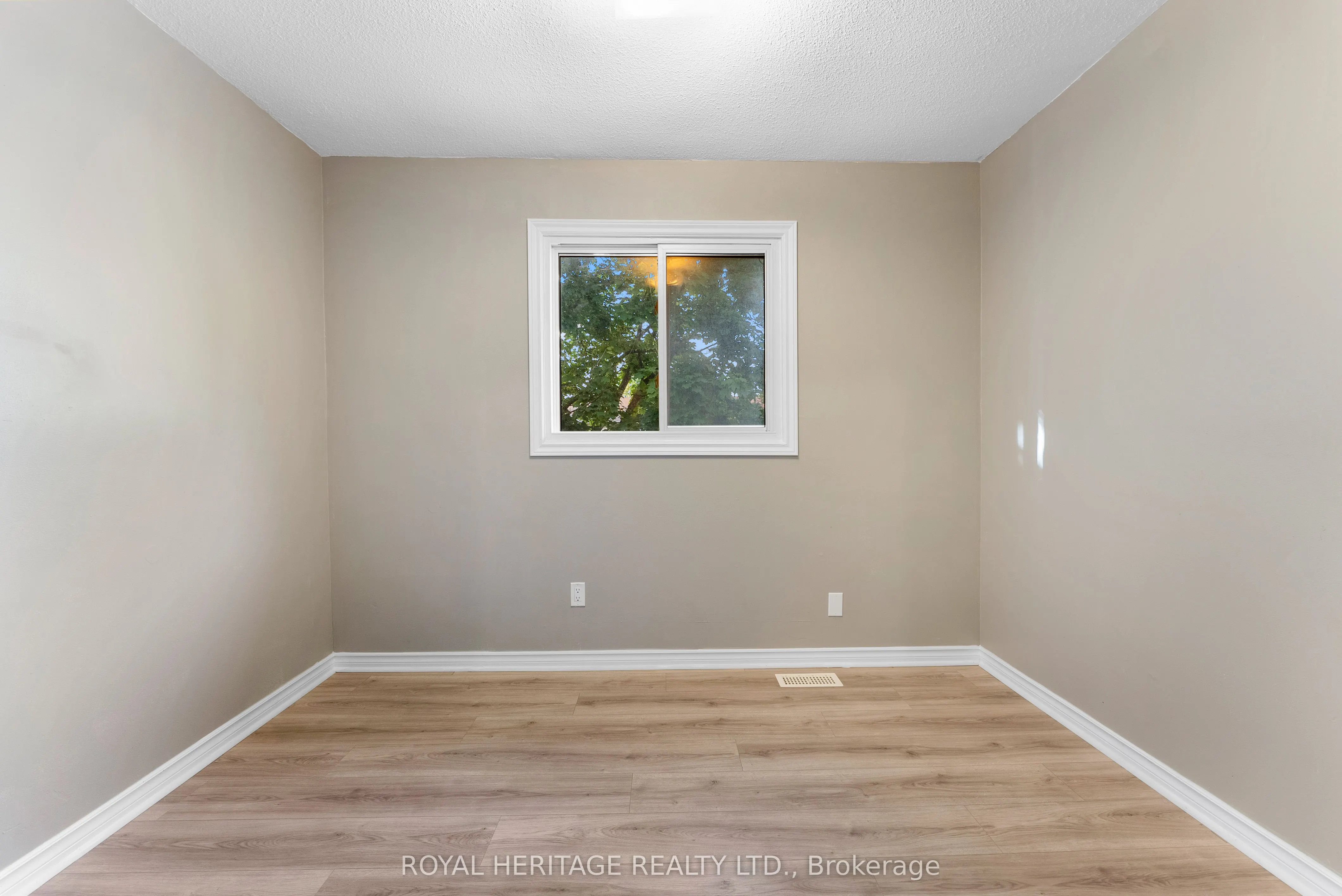 1095 Mississaga Street W, #55