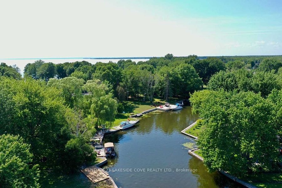 16 Old Indian Trail W