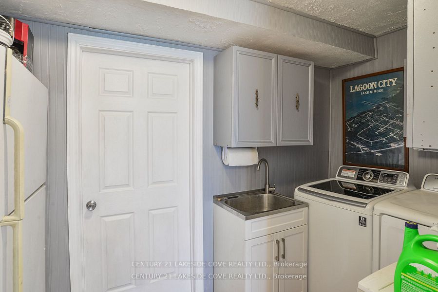 16 Old Indian Trail W