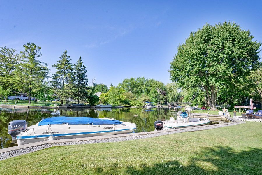 16 Old Indian Trail W
