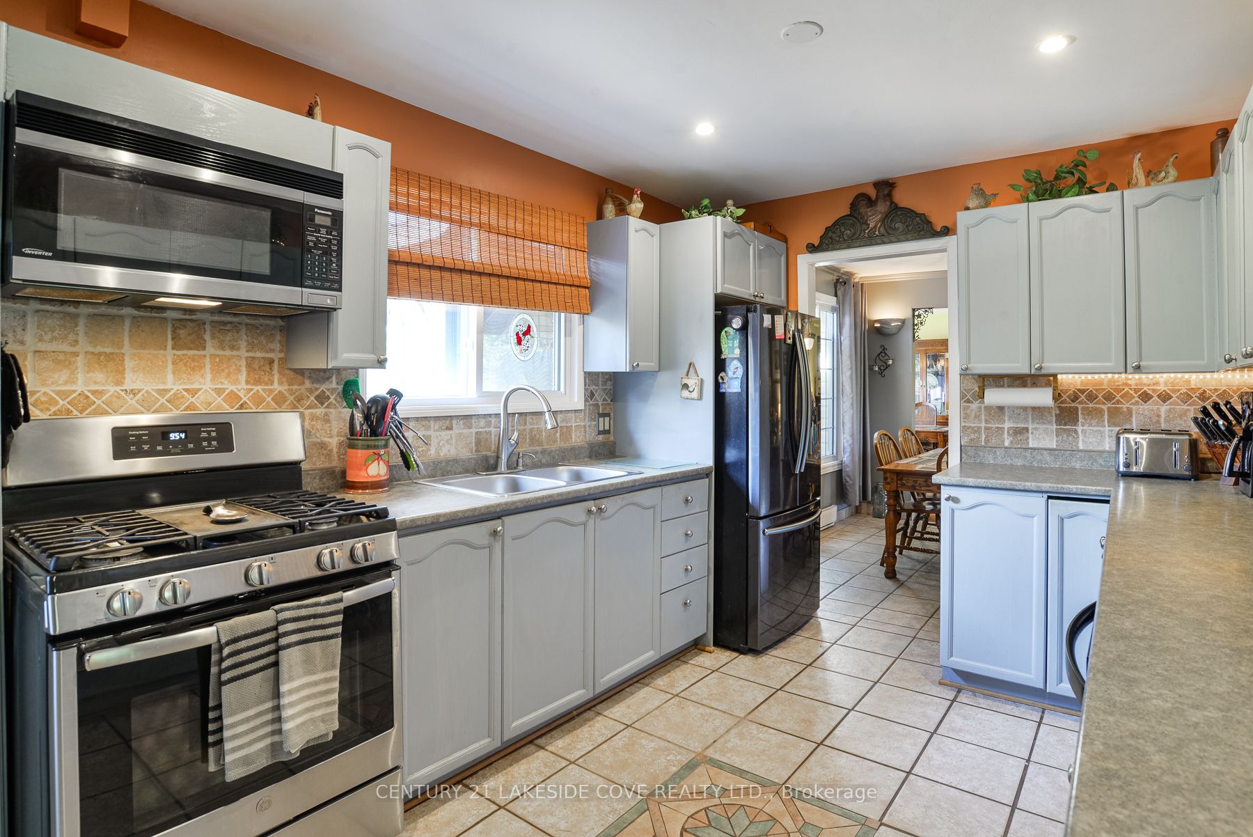 16 Old Indian Trail W