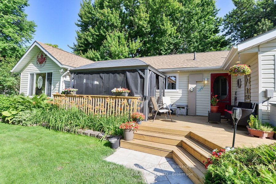 16 Old Indian Trail W
