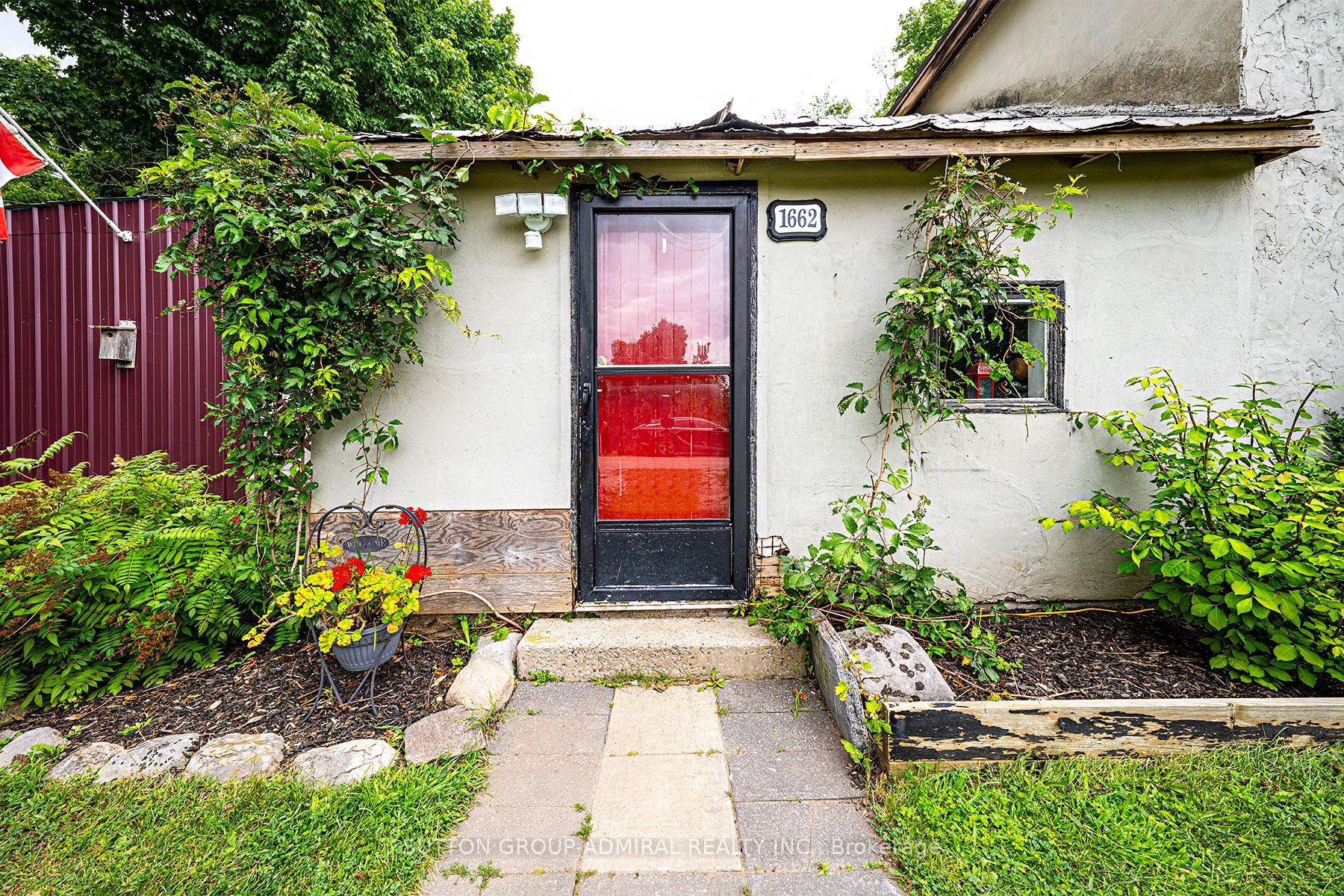 1662 Penley Road