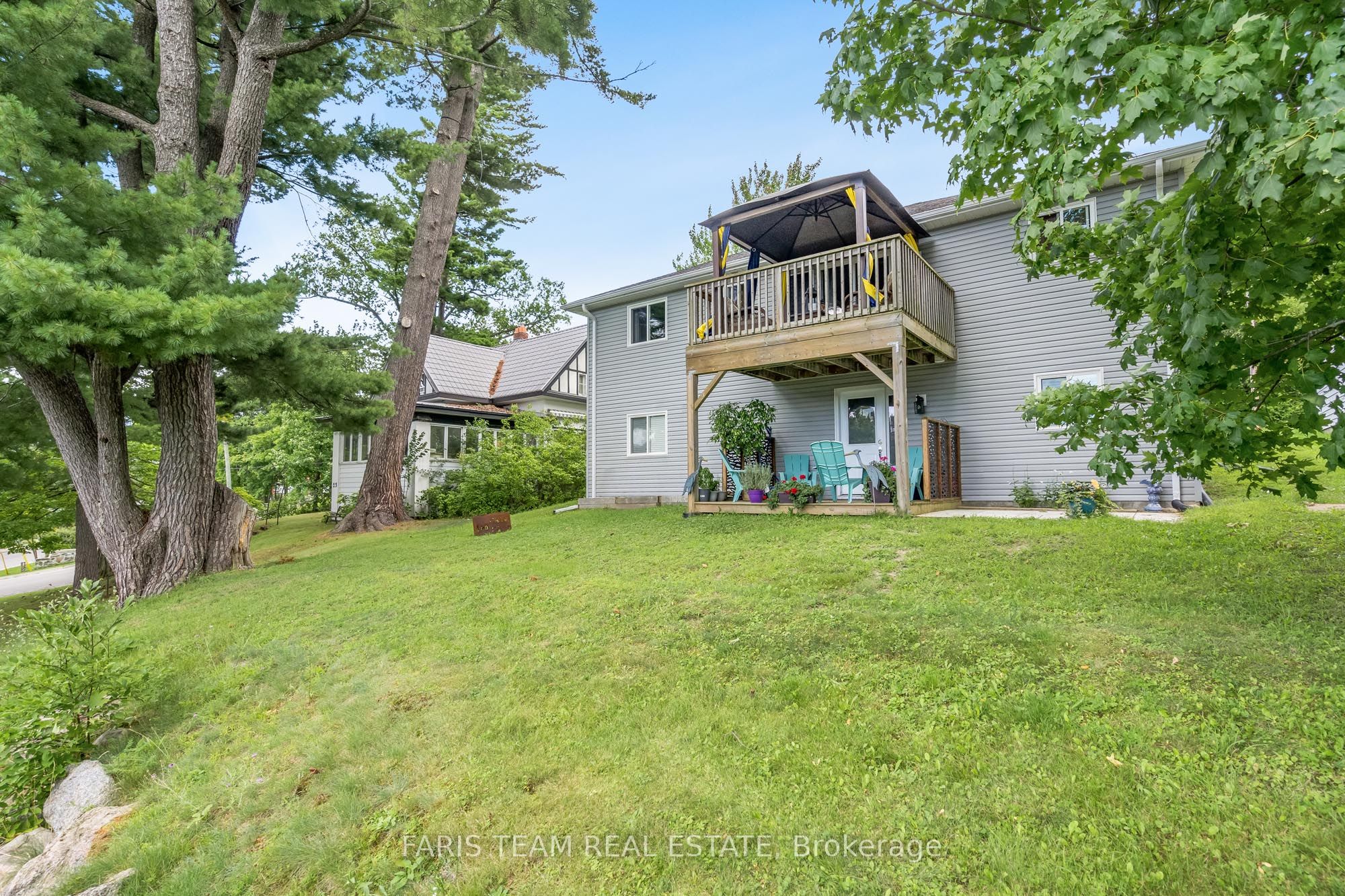 10 Clarence Avenue