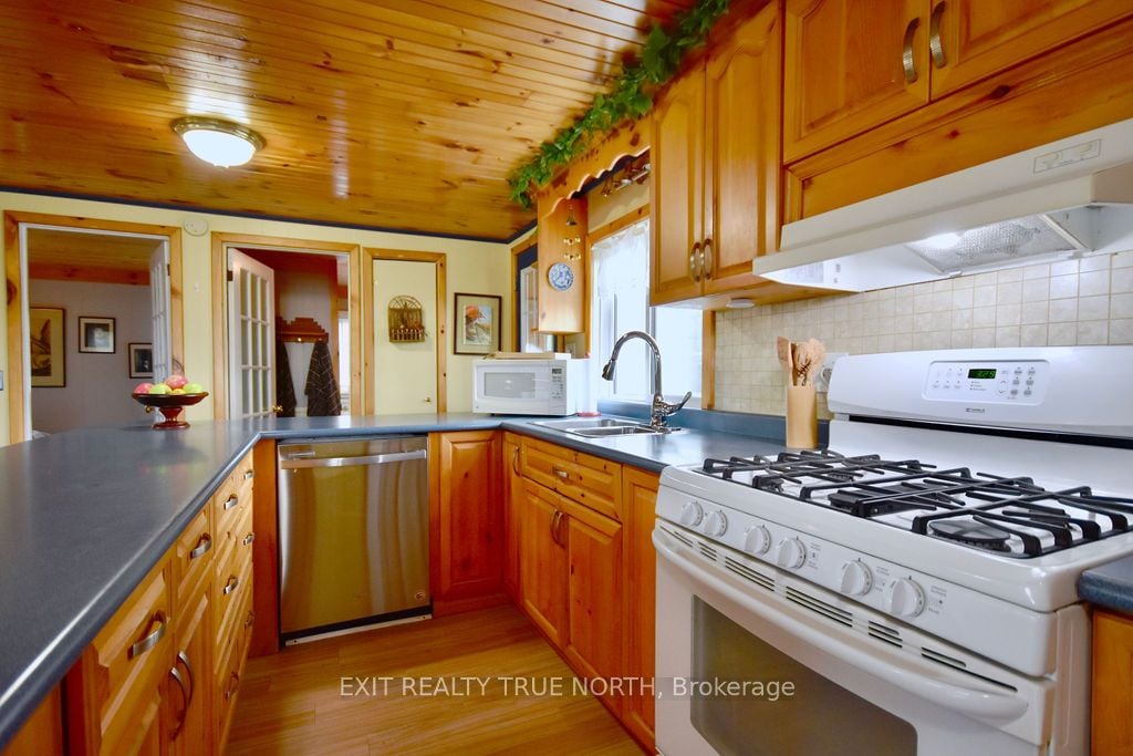 5632 Penetanguishene Road