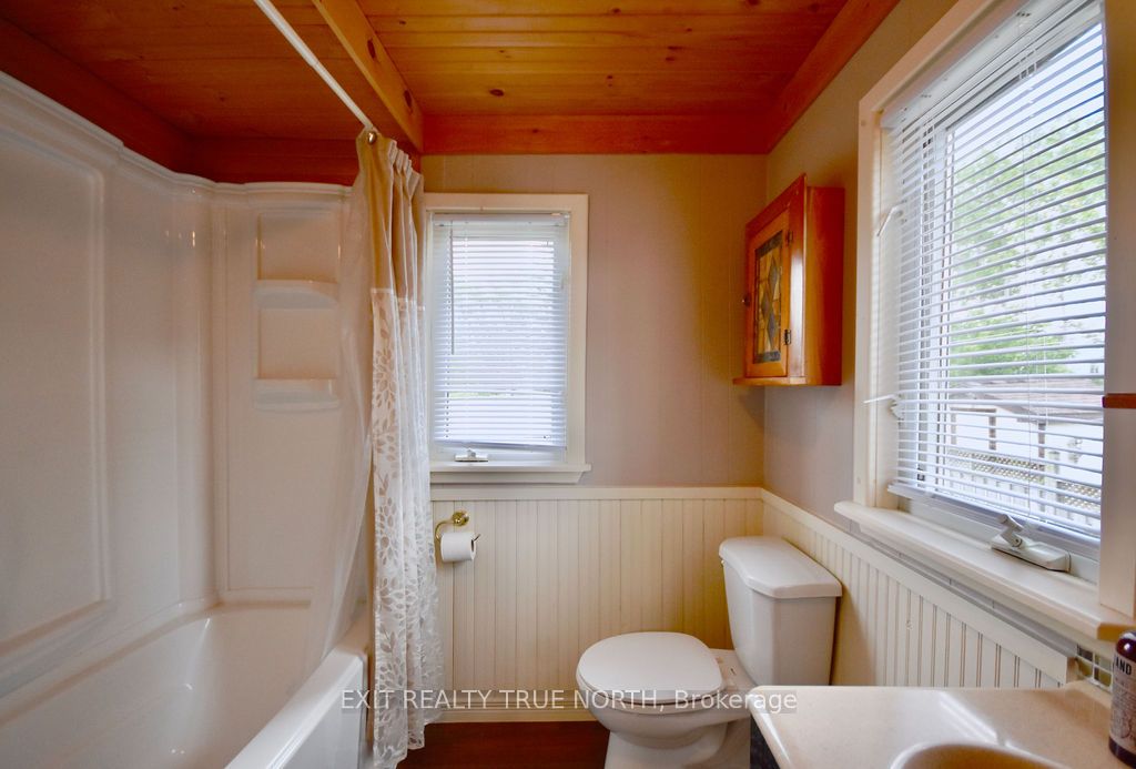 5632 Penetanguishene Road