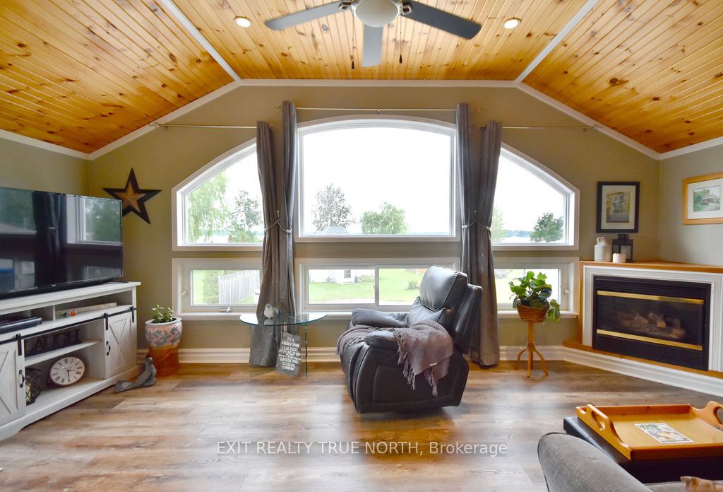 5632 Penetanguishene Road