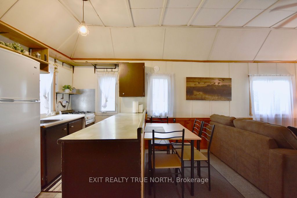 5632 Penetanguishene Road