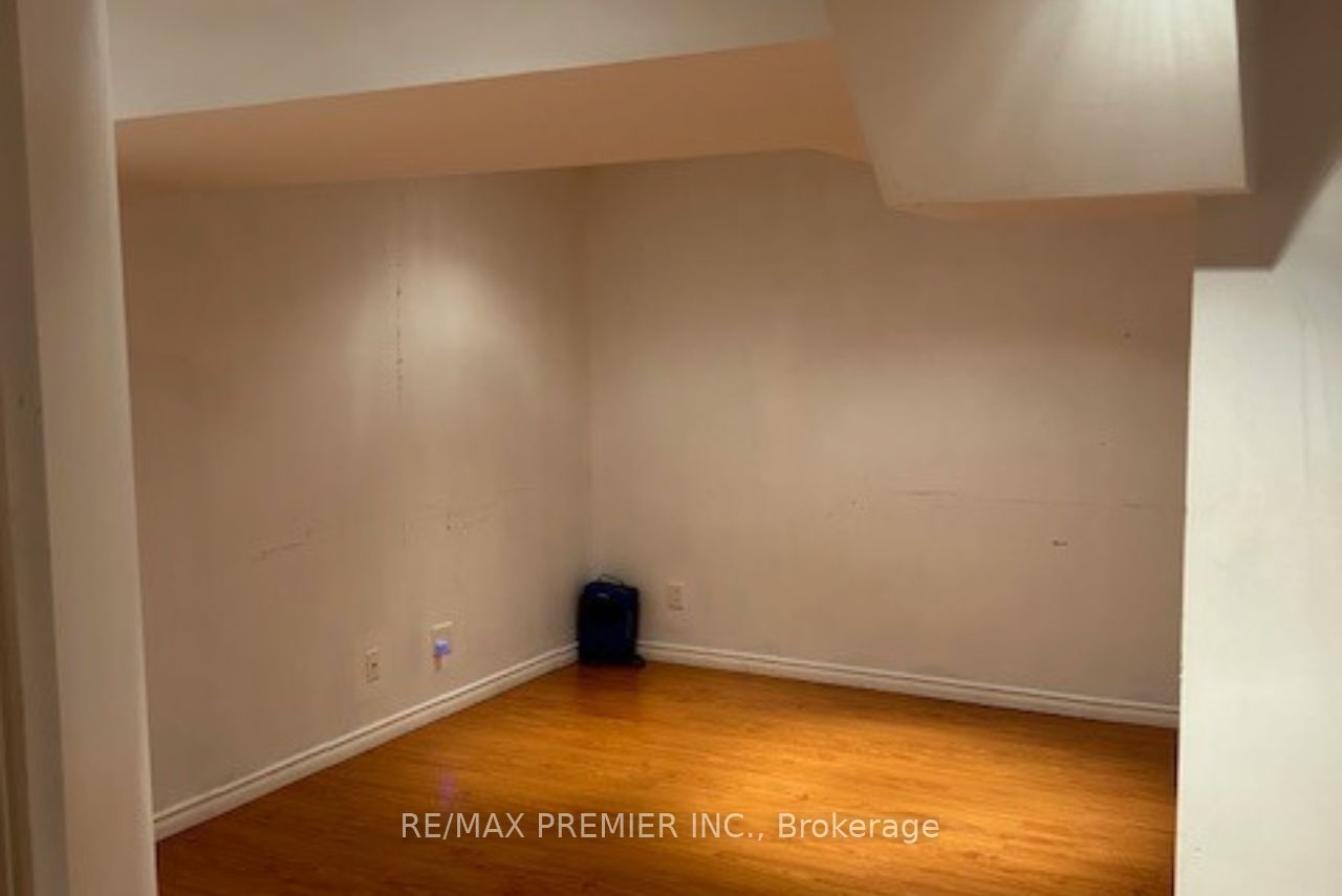 75 Prince William Way #6