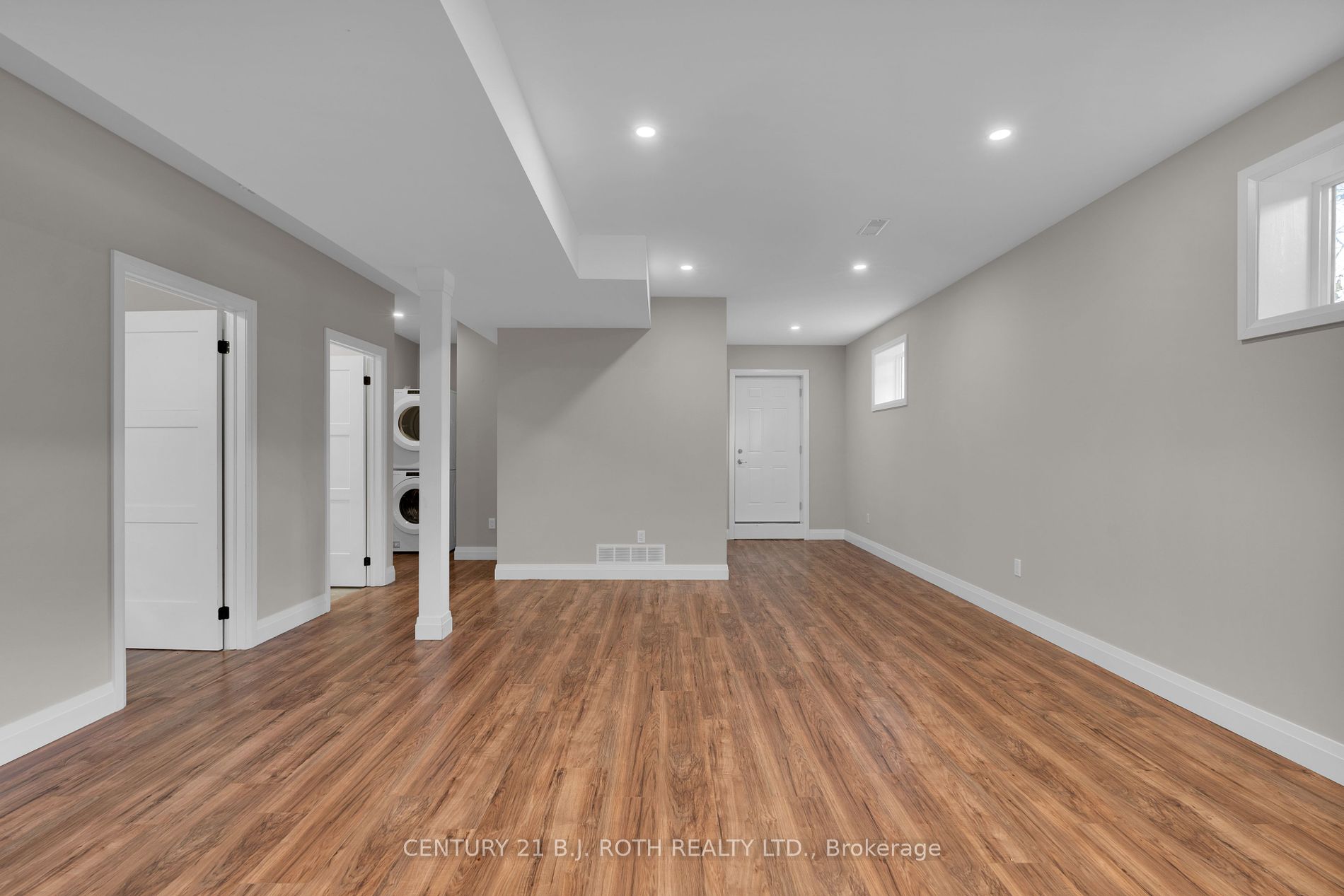 369 Mississaga Street W
