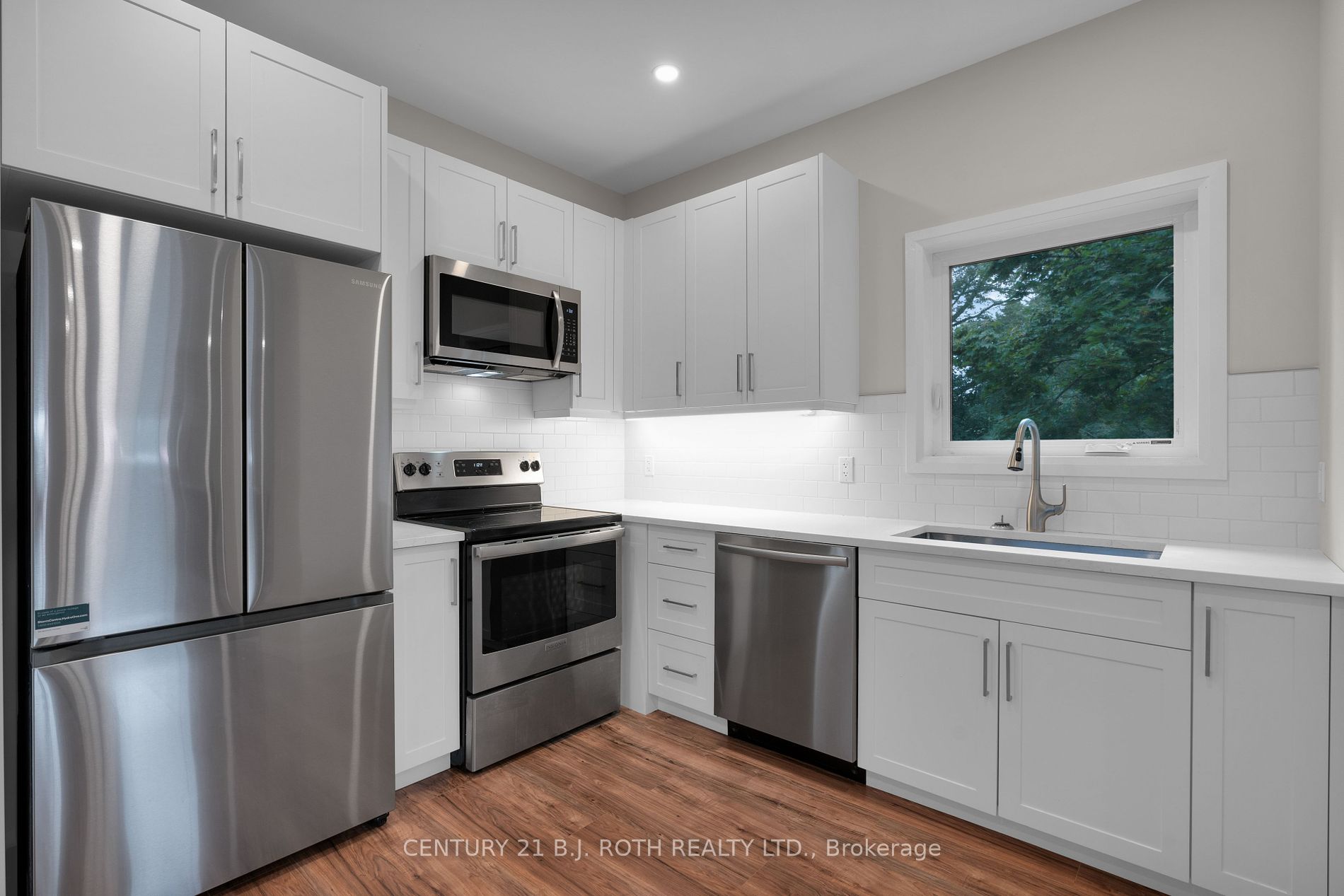 369 Mississaga Street W