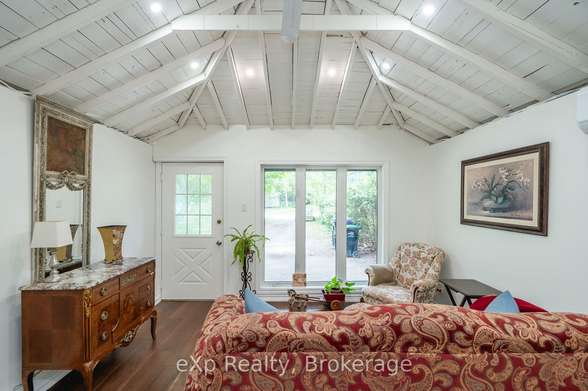 2148 Champlain Road