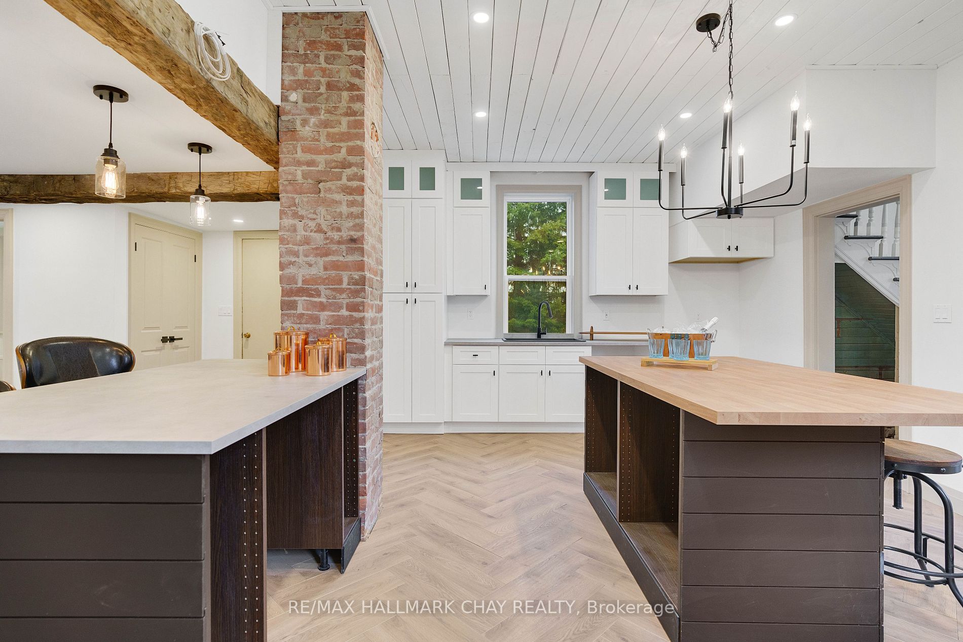 1998 Old Barrie Road E