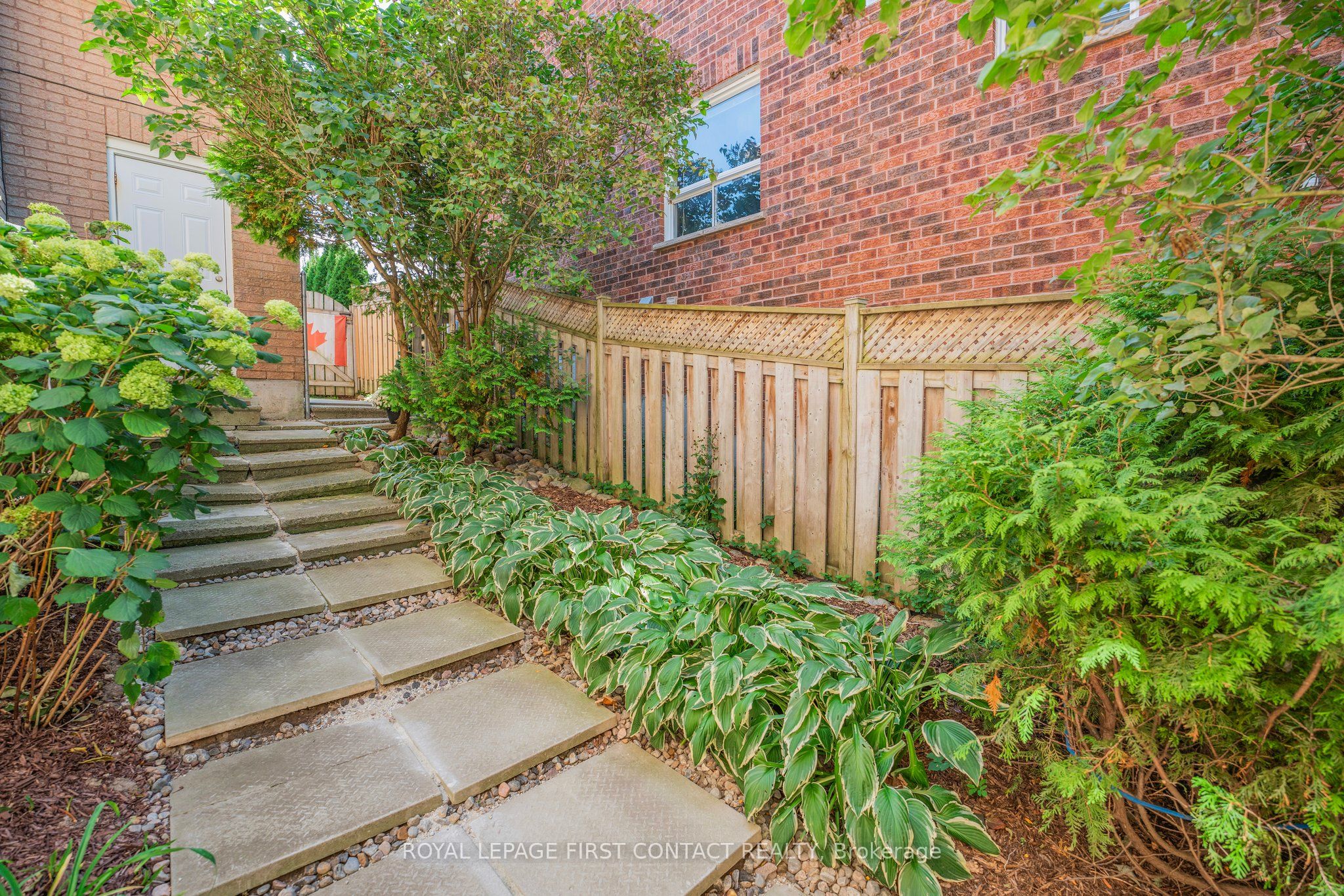 298 Livingstone Street W
