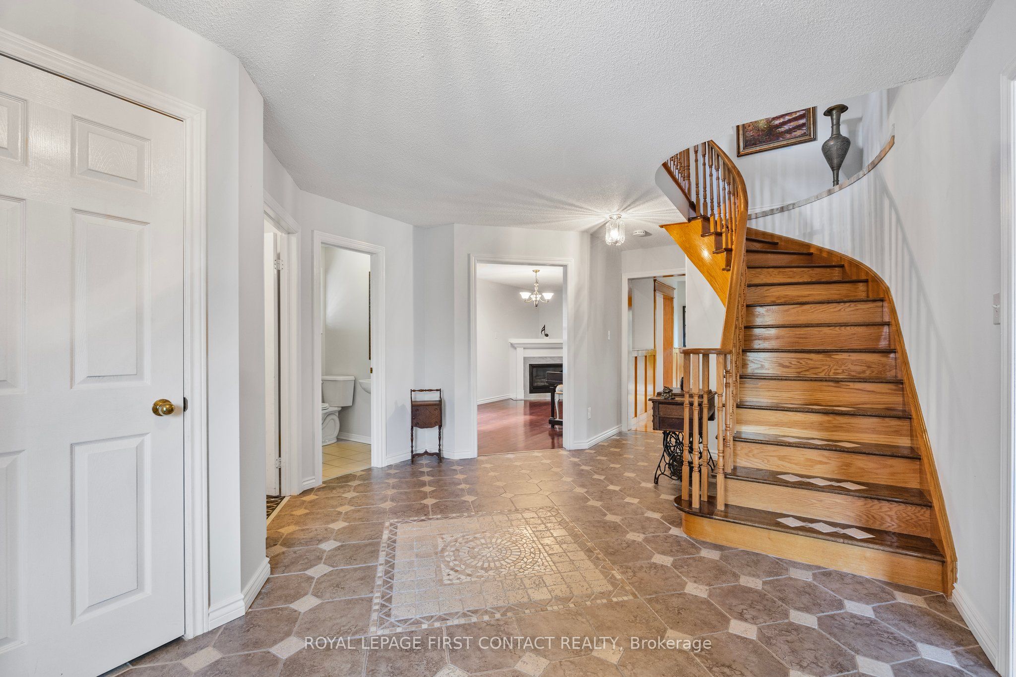 298 Livingstone Street W