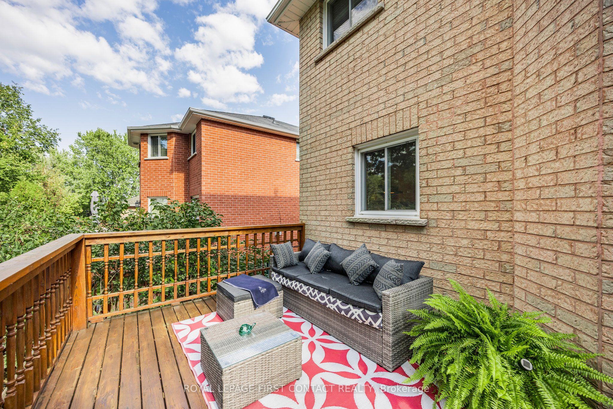 298 Livingstone Street W