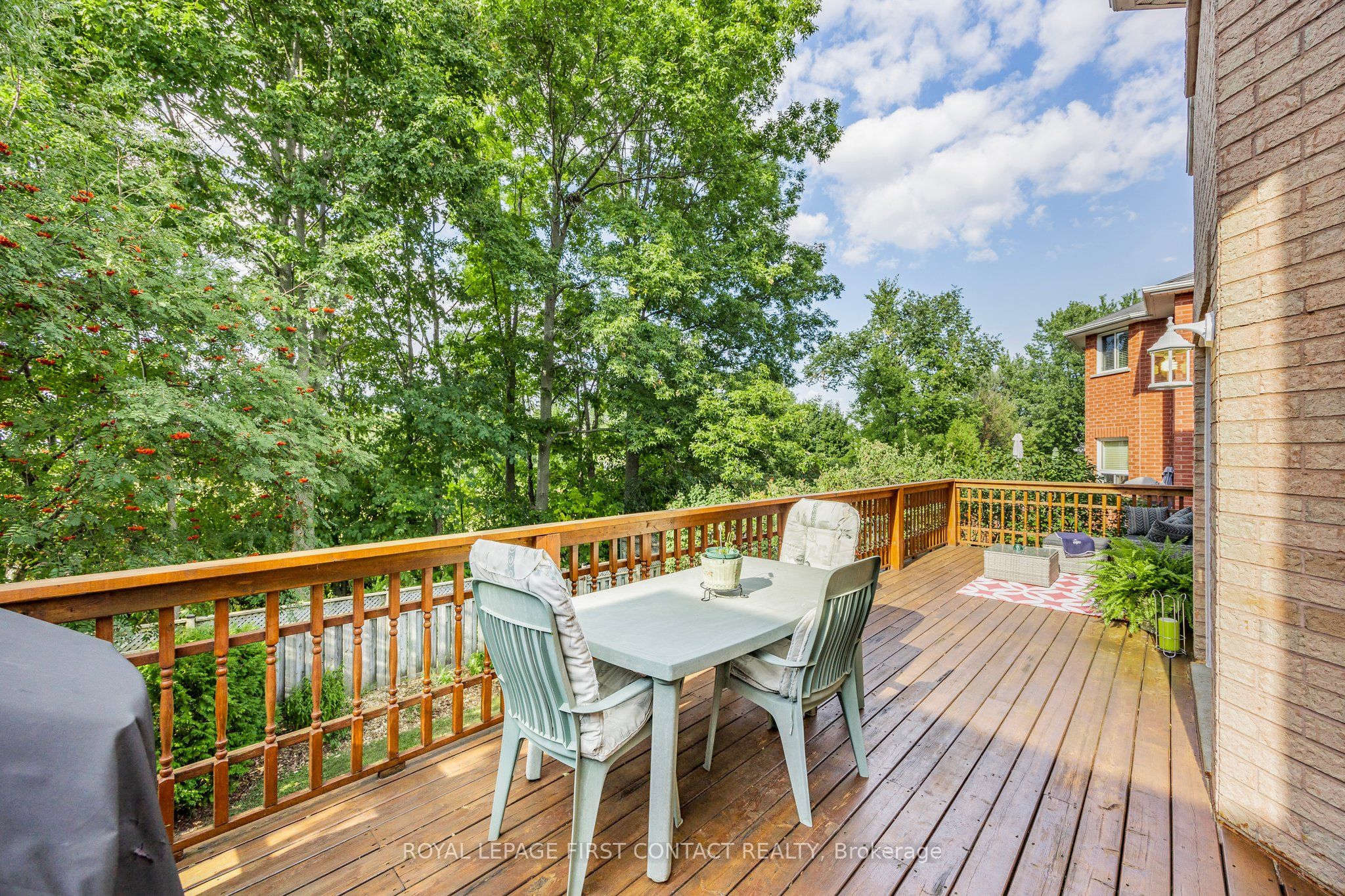298 Livingstone Street W