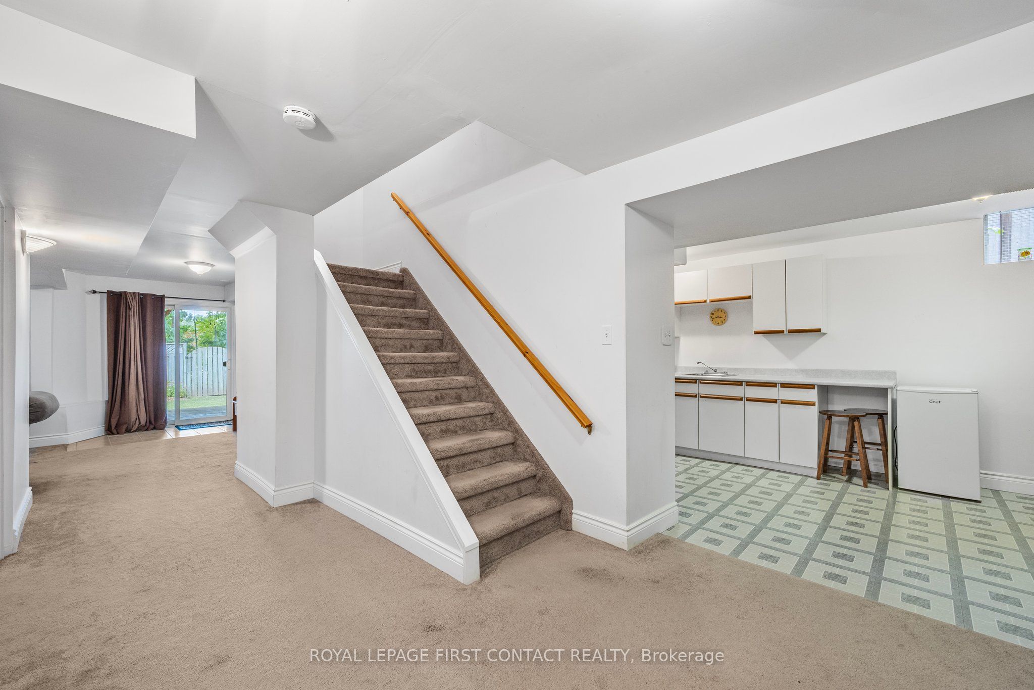 298 Livingstone Street W
