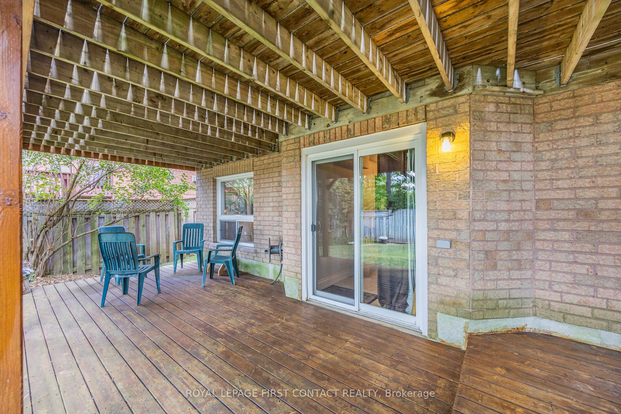 298 Livingstone Street W
